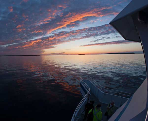 Boat Cruise to Flowerpot Island and Shipwrecks